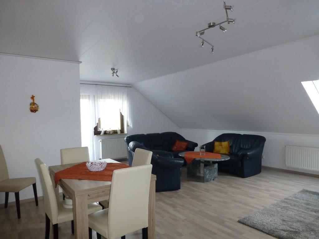 Waldbrunn  Ferienwohnung Irmgard Und Ferienwohnung Gerlinde חדר תמונה