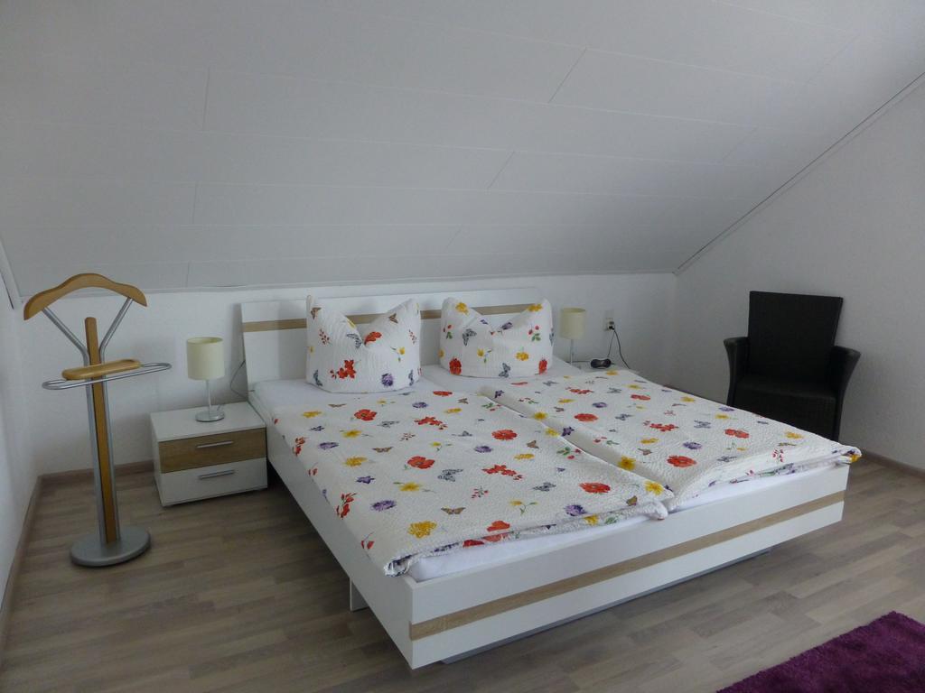 Waldbrunn  Ferienwohnung Irmgard Und Ferienwohnung Gerlinde חדר תמונה